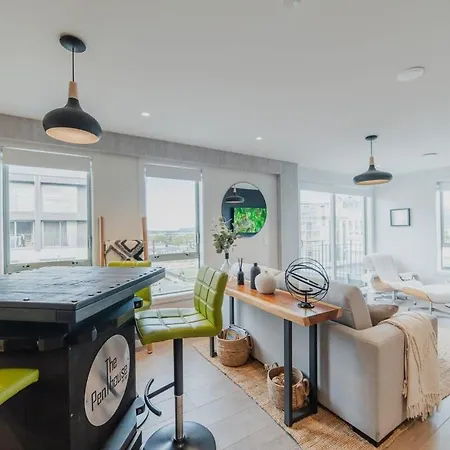 Penthouse Perfection - 2Br Elegance On Worcester St Christchurch Exterior photo