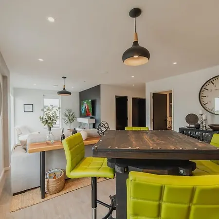 Penthouse Perfection - 2Br Elegance On Worcester St Christchurch Exterior photo