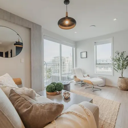 Penthouse Perfection - 2Br Elegance On Worcester St Christchurch Exterior photo