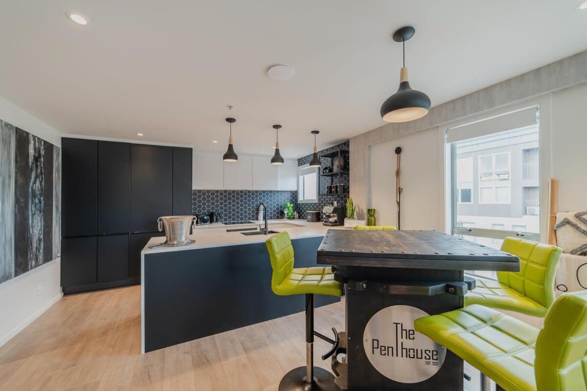 Penthouse Perfection - 2br Elegance On Worcester St
