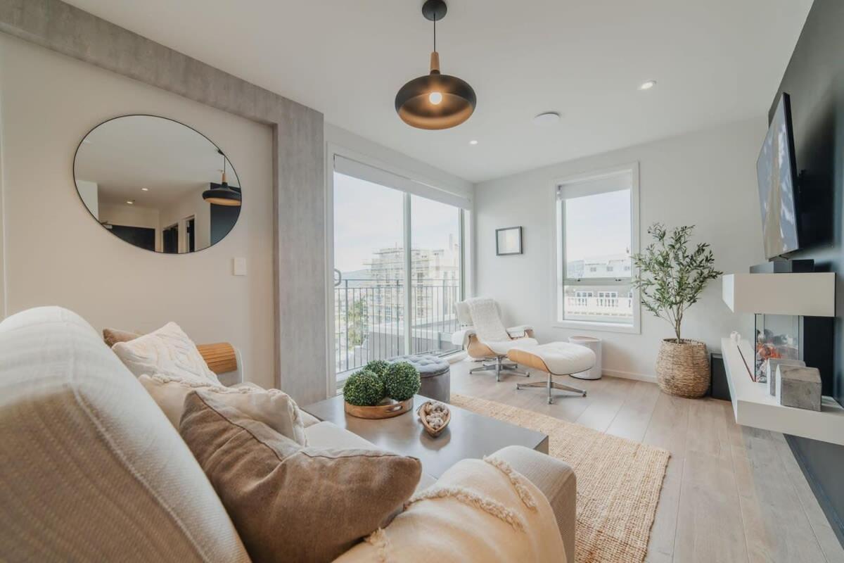 Penthouse Perfection - 2br Elegance On Worcester St